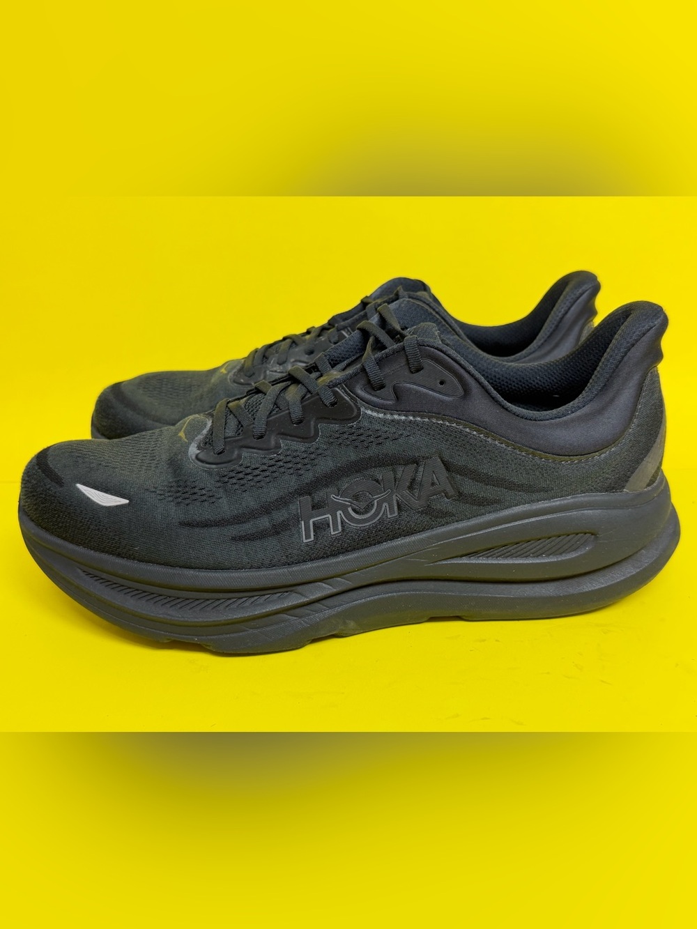 Hoka One One Bondi 9 X-Wide Sneakers Men's 16 4E Black/Black BARELY WORN